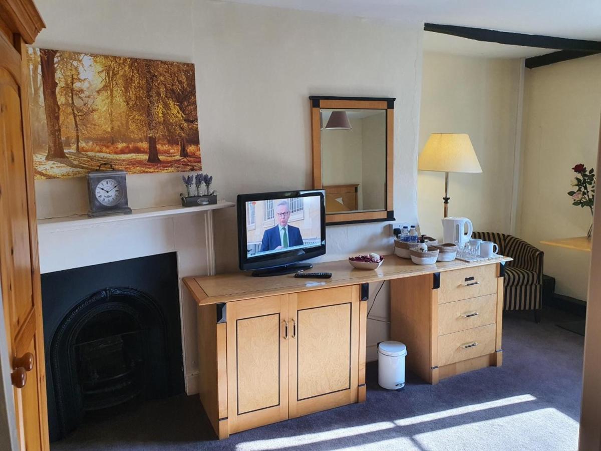 The Bull Hotel Downton  Esterno foto