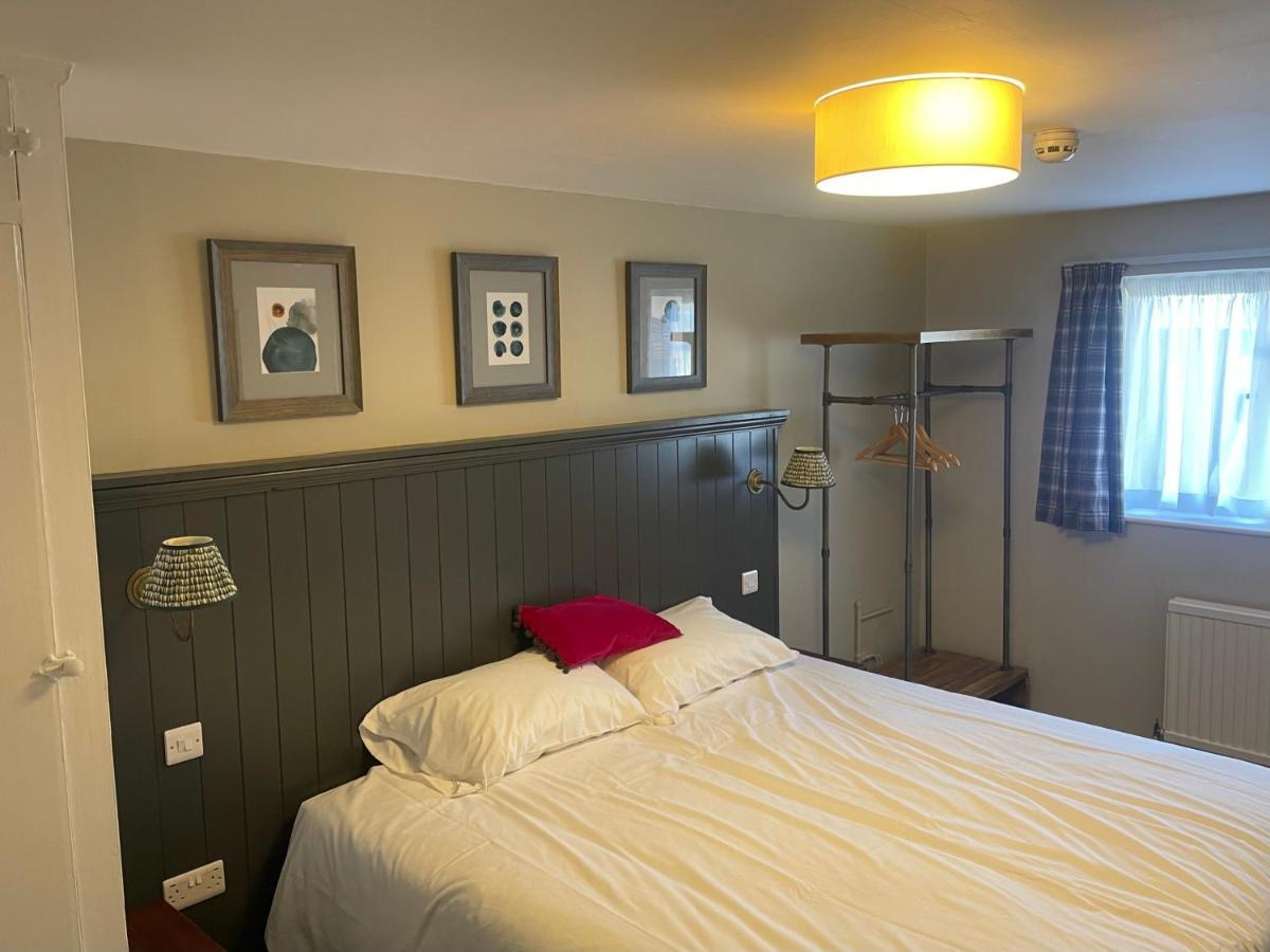 The Bull Hotel Downton  Esterno foto