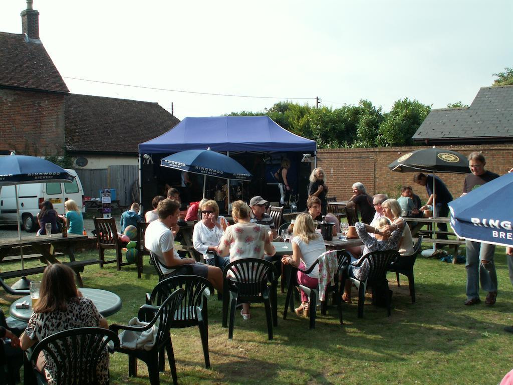 The Bull Hotel Downton  Esterno foto